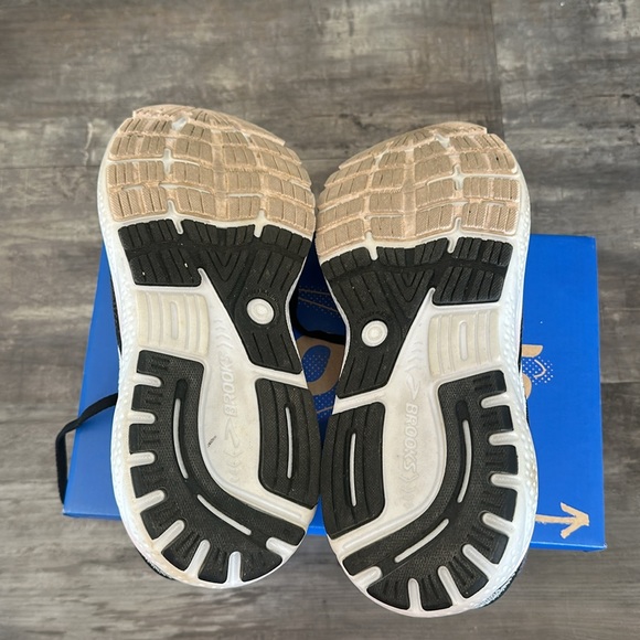 Brooks Black and White Athletic Shoes - Picture 7 of 8